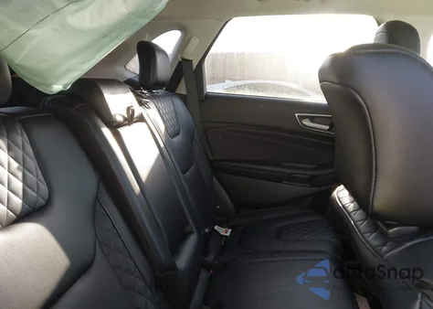 2023 Ford Edge Titanium z USA, uszkodzony, nr VIN 2FMPK4K91PBA19446